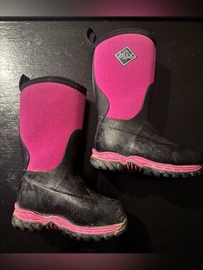 Muck Boot Company Kids Pink and Black Waterproof Winter Boots
